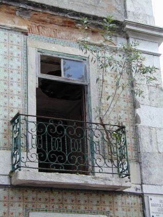 Pormenor de uma janela do primeiro piso